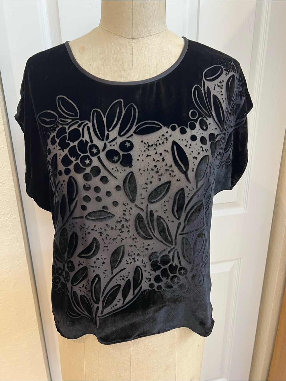 Black Velvet Burnout Floral Short Sleeve Blouse
